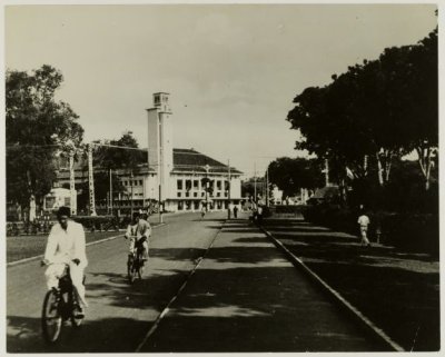 26104 Kantoor Van De B.P.M. In De Omgeving Van Het Koningsplein Batavia Circa 1940